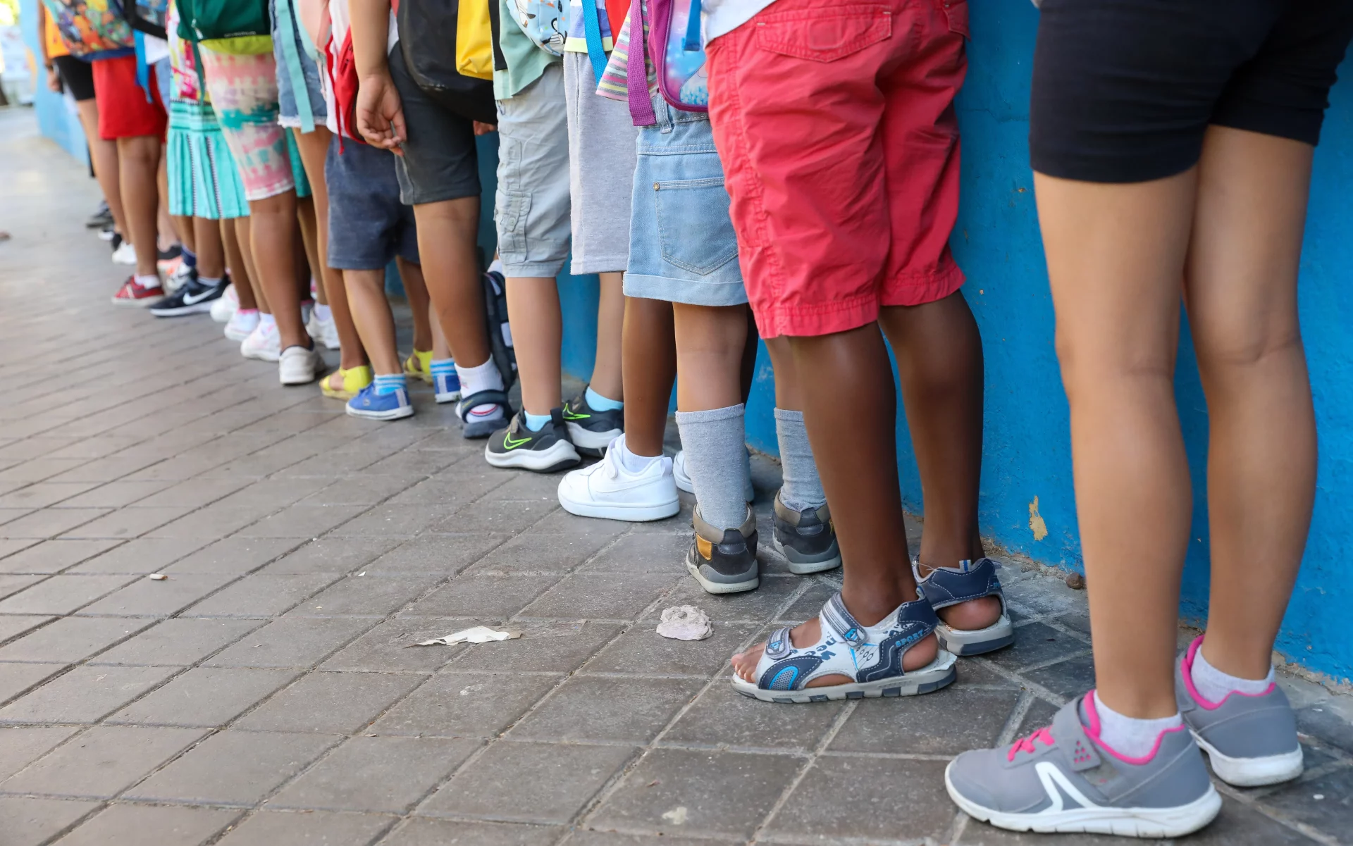Niños en fila. Fuente: Agencias
