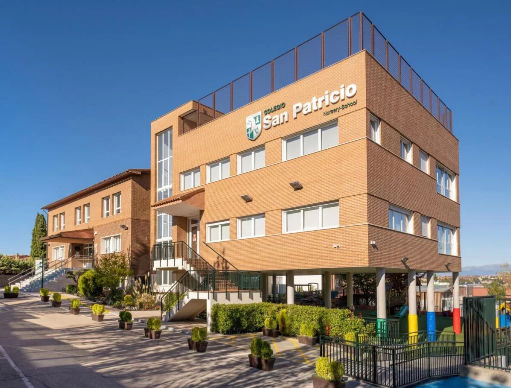 Este es el dinero que el Ayuntamiento de Alcobendas destina a material escolar 1 Los bolardos que enfadan a los padres de los colegios de El Soto de La Moraleja