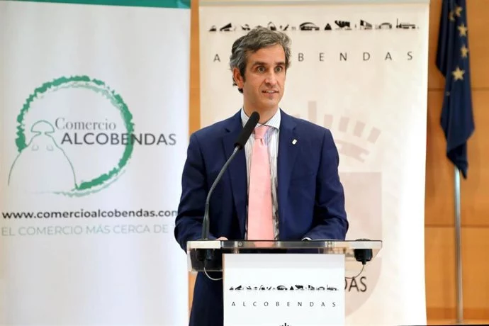 Aitor Retolaza: «Estoy disfrutando de esta nueva etapa sin la presión de la alcaldía» 1 Aitor Retolaza dos