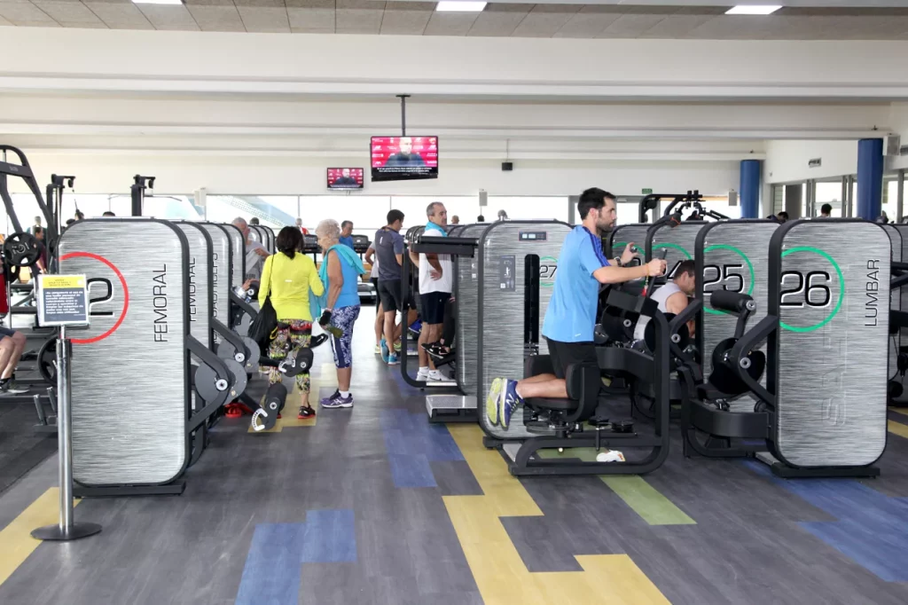 Esto es lo que le cuesta al contribuyente el alquiler de máquinas en Valdelasfuentes y el Polideportivo José Caballero 2 Visita 009 8 0