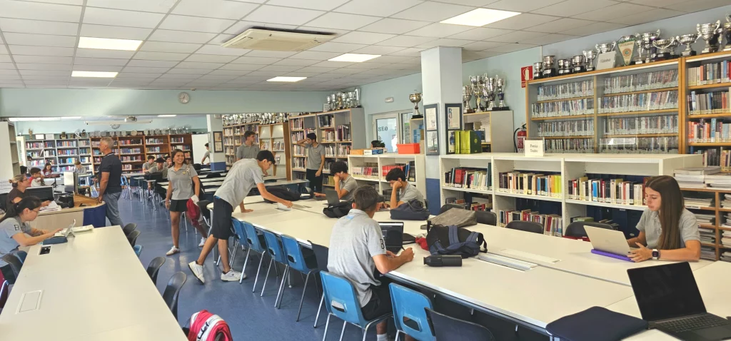 Paqui Molinero: «La base del éxito del colegio Brains La Moraleja es la felicidad de los niños» 3 BIBLIOTECA SECUNDARIA 4