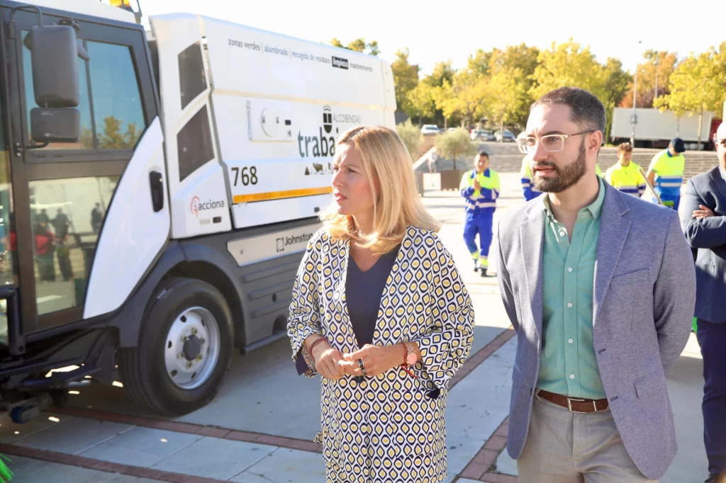 Sospechas por las obras 'urgentes' en tres colegios de Alcobendas 1 La alcaldesa de Alcobendas, Rocío García Alcántara, y el concejal de Medio Ambiente, Jesús Montero (Fuente: Ayto de Alcobendas)