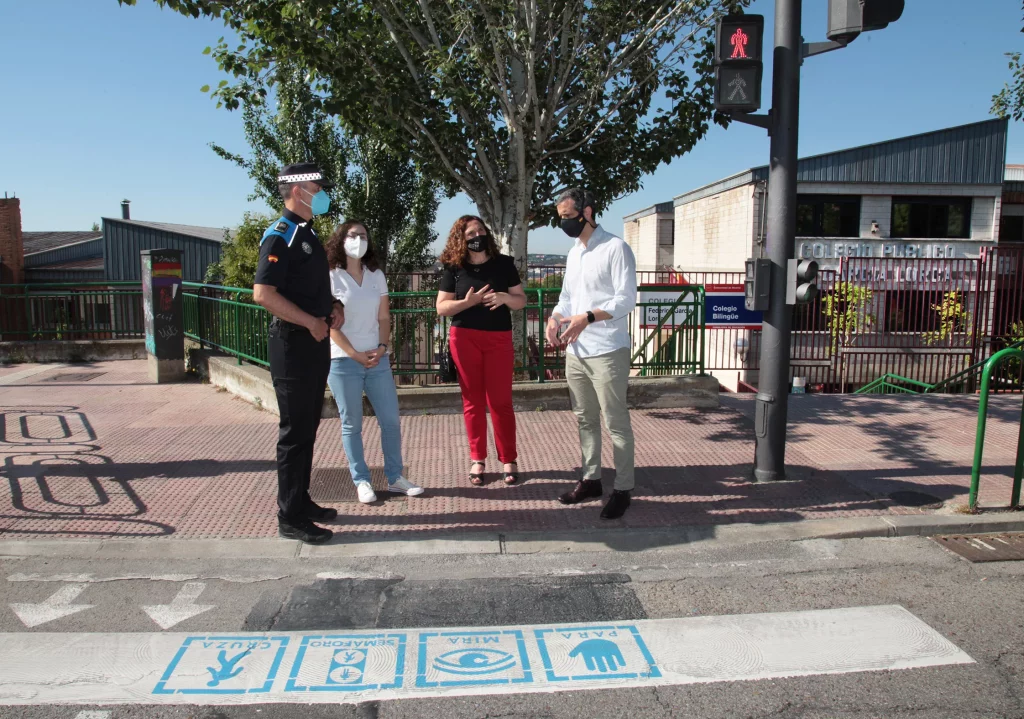 Alcobendas gasta este año 300.000€ en semáforos que no instalará hasta 2026 1 Pictogramaspasoscebra1