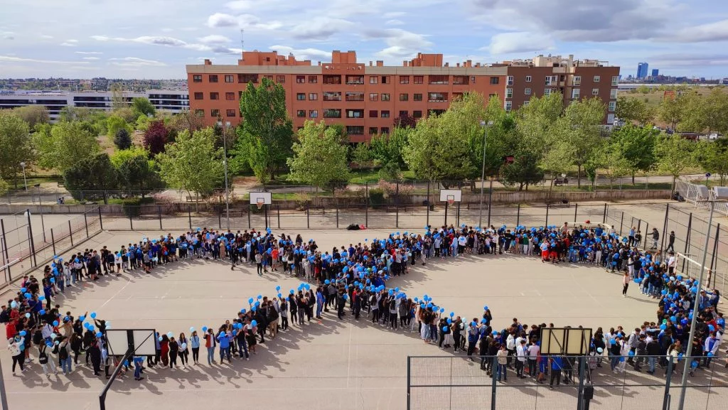 Más Madrid Alcobendas exige fondos al Gobierno regional para reformar las graves deficiencias del IES Aldebarán 1 Actividad por el TEA en el IES Aldebaran de Alcobendas