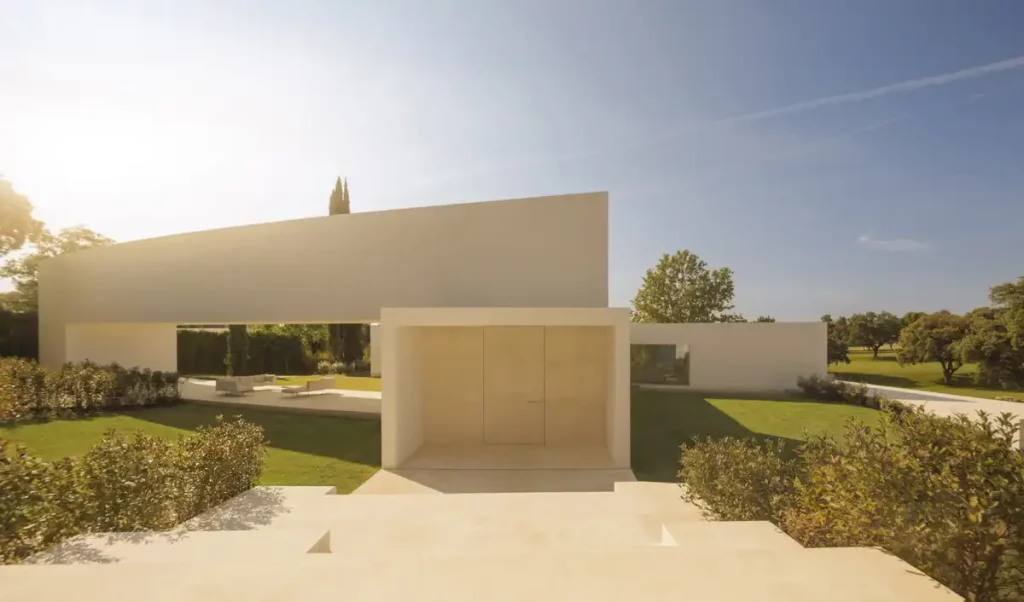 Villa Lago en La Moraleja: la increible casa‑escultura que se funde con el jardín 2 villa lago la moraleja