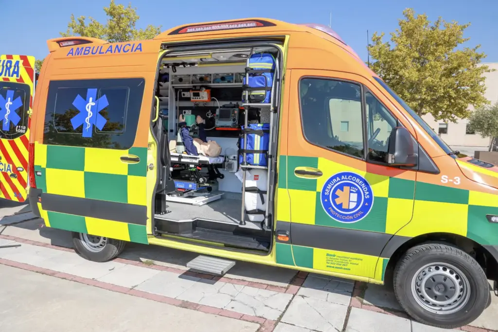 Los 500 días del SEMURA: Un servicio de ambulancias más rápido señalado desde la oposición 1 Ambulancia Semura. Ayuntamiento de Alcobendas