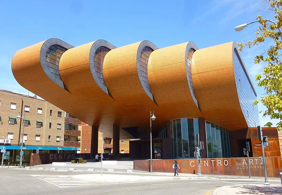 El Centro de Arte Alcobendas como ejemplo de vanguardia sostenible en la Comunidad de Madrid 1 Centro de Arte de Alcobendas durante el verano