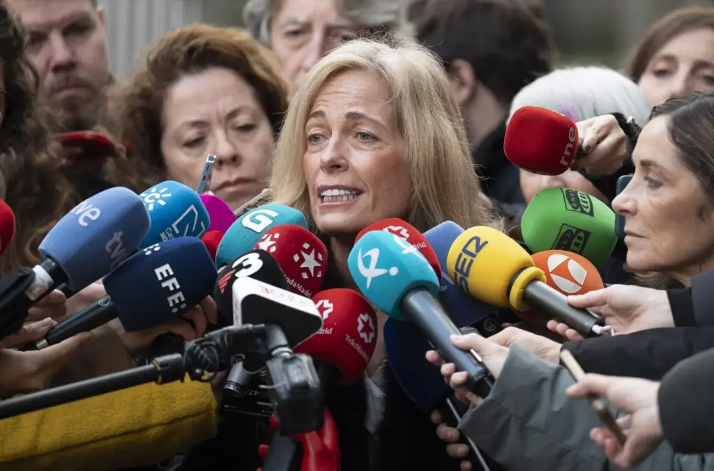 La inversión de 10 millones de Italfarmaco confirman a Alcobendas como el hub farmacéutico español 2 La consejera de Economia y Hacienda de la Comunidad de Madrid Rocio Albert atiende a los medios