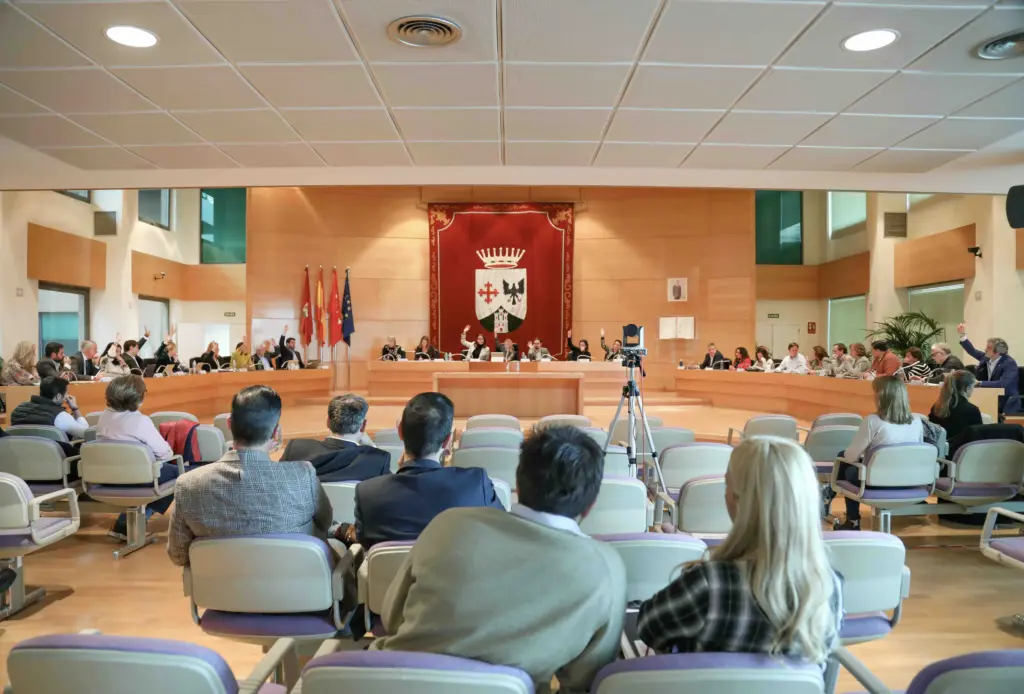 La Moraleja se rebela contra el Ayuntamiento de Alcobendas: los vecinos estudian presentarse a las elecciones por su cuenta 2 Pleno