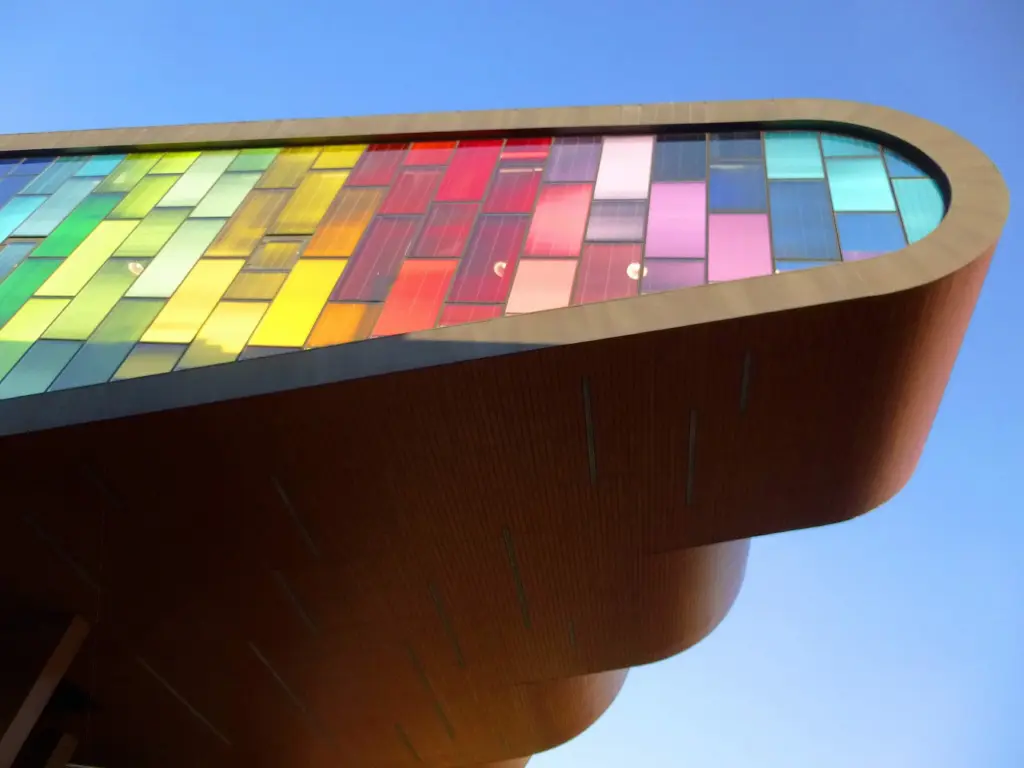 Samsung, CEOE, CEIM y CEPYME: el desembarco de pesos pesados que prepara Alcobendas 2 Portada del Centro de Arte de Alcobendas (Fuente: Zarateman)