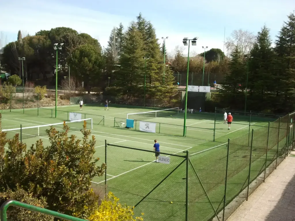 El mercado de acciones del Club de Tenis La Moraleja se dispara ante la escasez de títulos 1 Tenis2