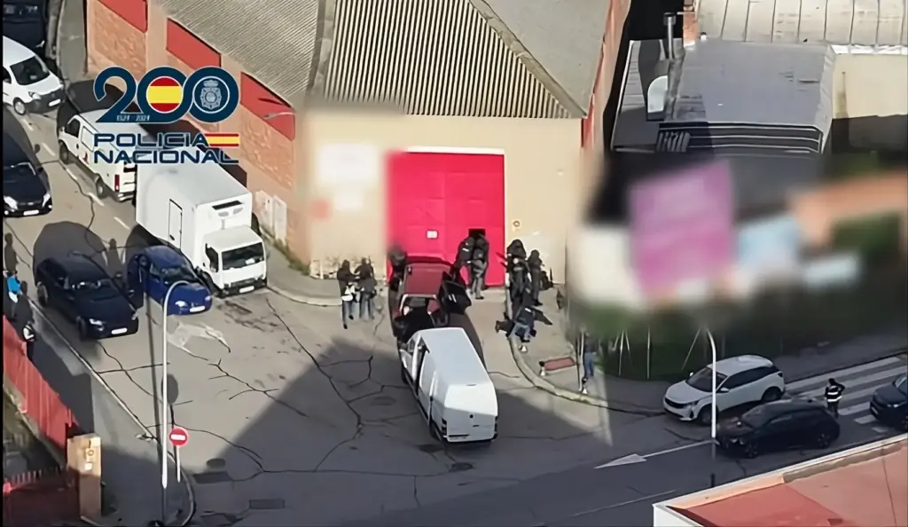 Contraste en la seguridad del norte de Madrid: Tres Cantos mejora mientras Alcobendas y Sanse repuntan sus delitos 1 Asalto del Geo en una nave de Alcobendas (Fuente: Agencias)
