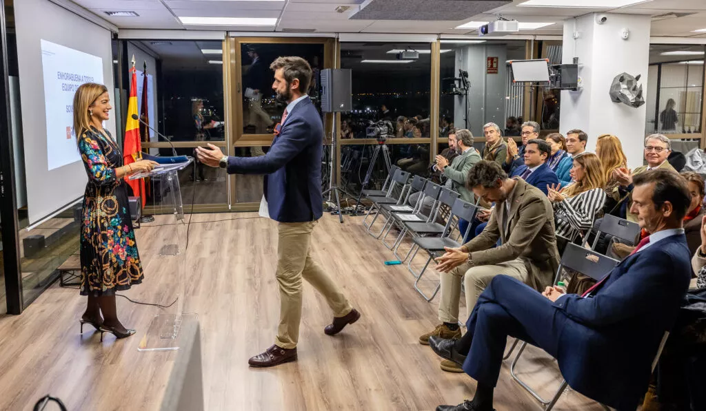 El sello de calidad madrileño reconoce la trayectoria de la consultora Aim Inver en Alcobendas 2 Entrega Madrid Excelente 1