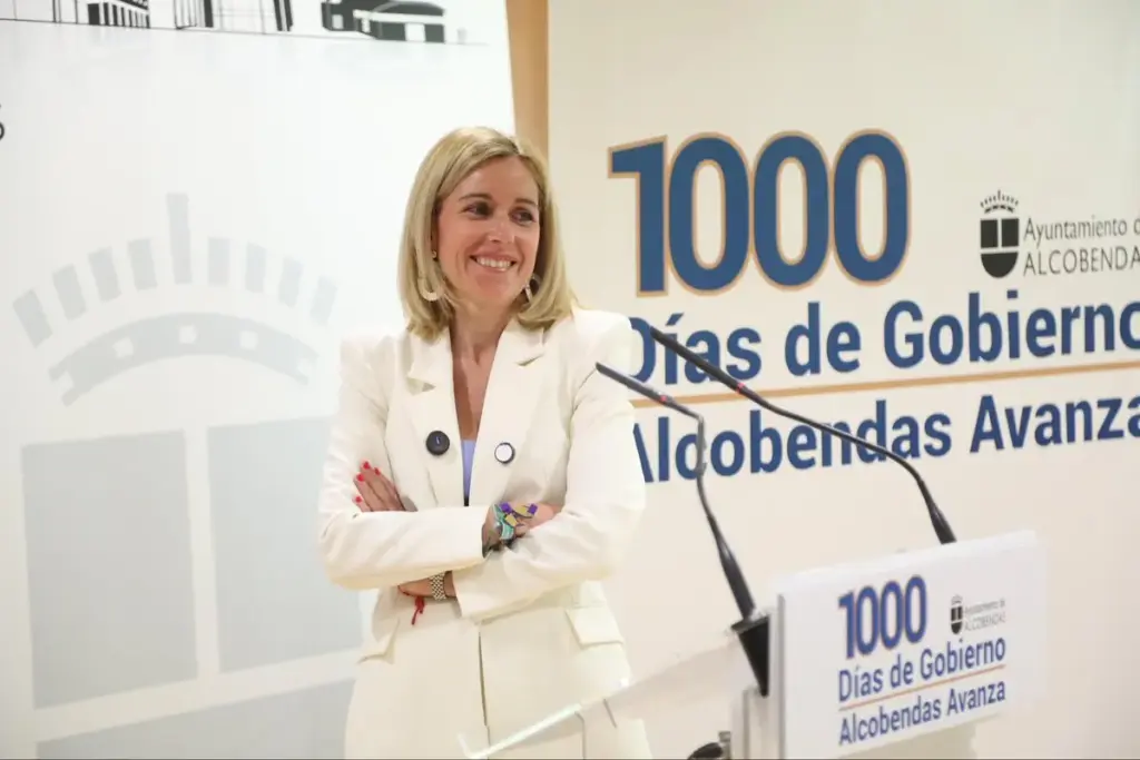 Un plantón de los vecinos de Alcobendas compromete a la alcaldesa: "Vive de espaldas al municipio" 1 Alcobendas2