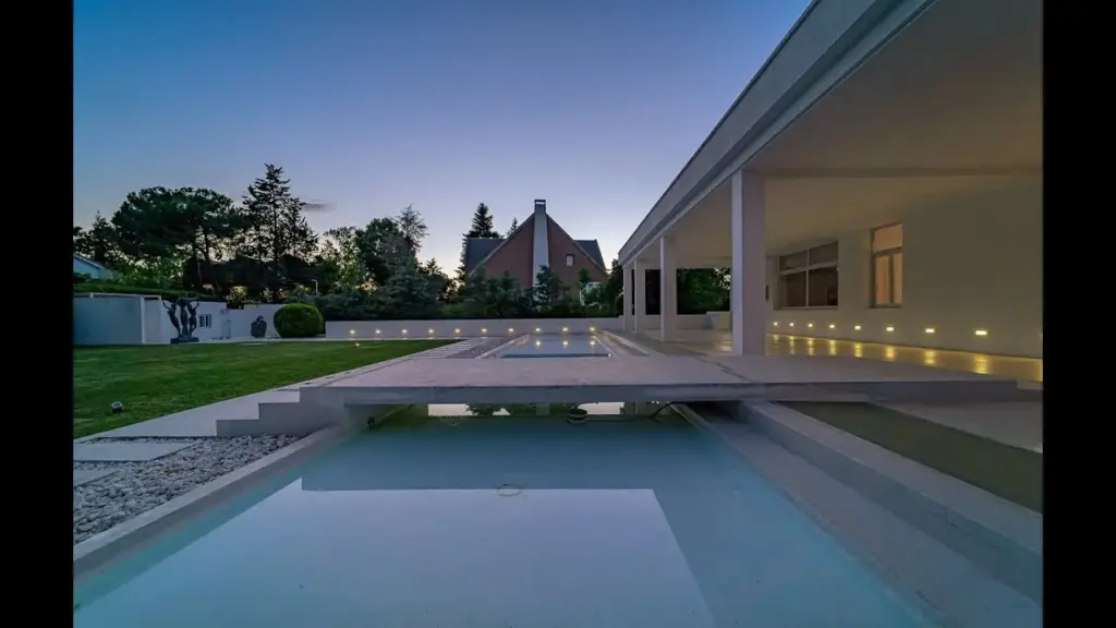 El coste oculto de la ola de calor viviendo en La Moraleja: así es el desglose real de la factura eléctrica 2 Mansion La Moraleja