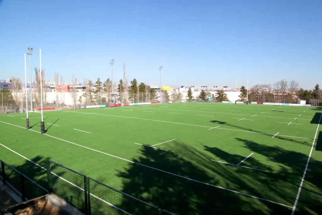 La jueza propone sentar en el banquillo a dos jugadores y dos entrenadores vinculados al Alcobendas Rugby por el caso que dejó a España sin Mundial 2 Campo de rugby Las Terrazas