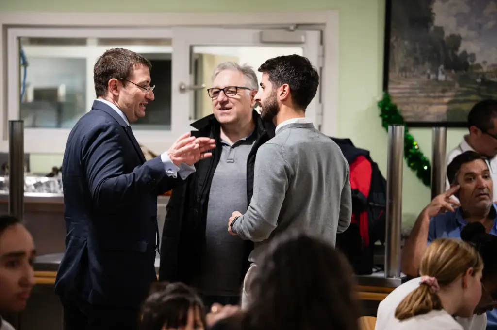 Mariano Canas con el Presidente del Centro de Atencion al Refugiado Alcobendas