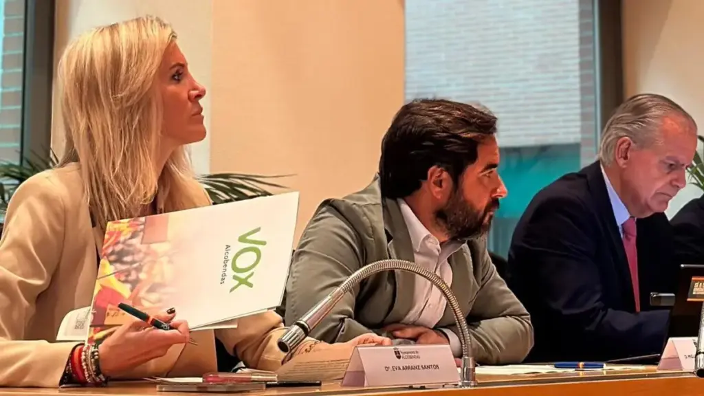 VOX se posiciona como el partido con mayor crecimiento neto en Alcobendas y sumaría un concejal más 3 vox inmigrantes