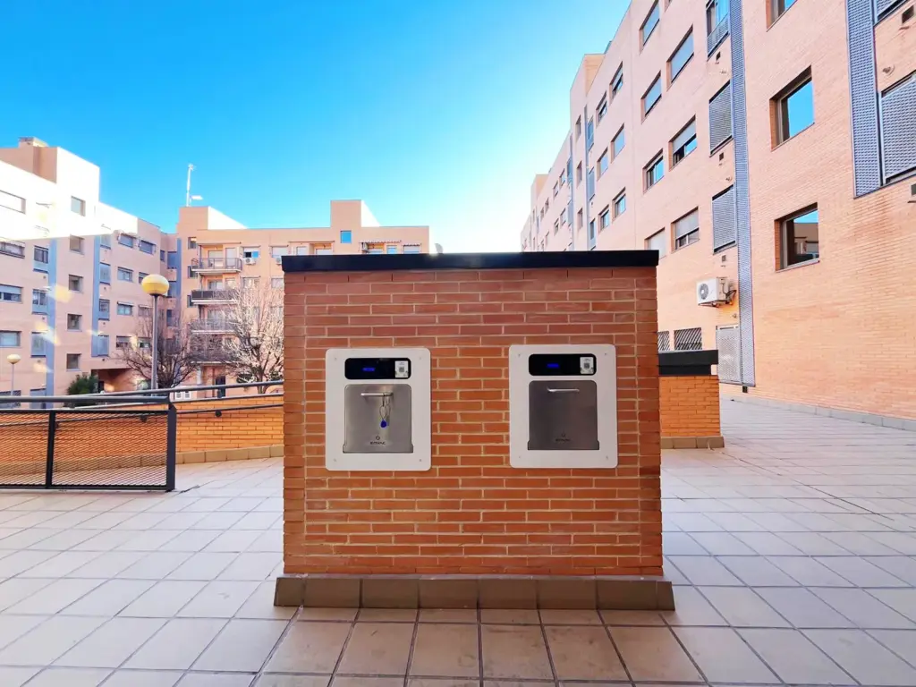 Alcobendas impulsa la sostenibilidad urbana con la expansión del sistema de recogida neumática se residuos a 7.500 hogares 1 ALCOBENDAS Compuertas residencial