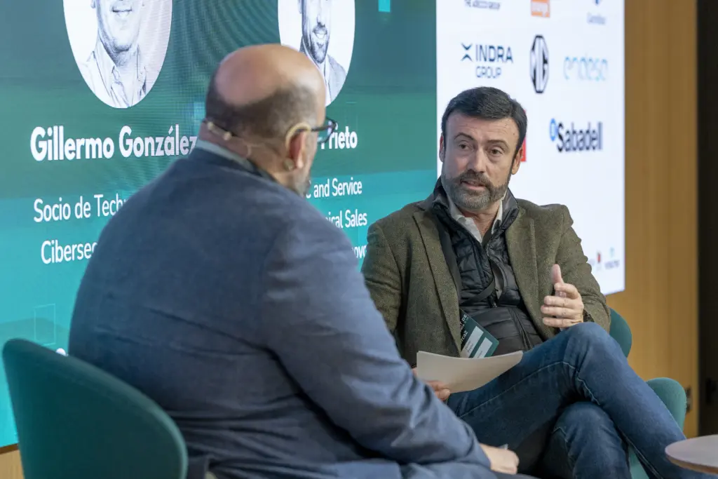 Madrid reúne líderes tecnológicos para debatir innovación, automatización e inteligencia artificial aplicada a negocios 4 Vida.es Mesa 7 Vida.es