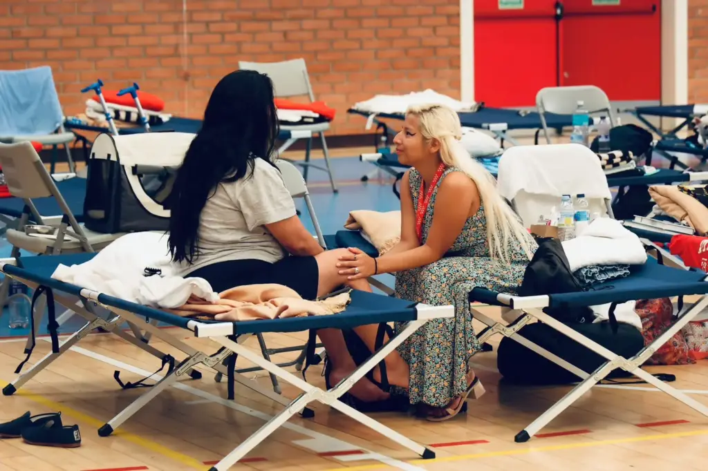 los evacuados reciben asistencia psicológica