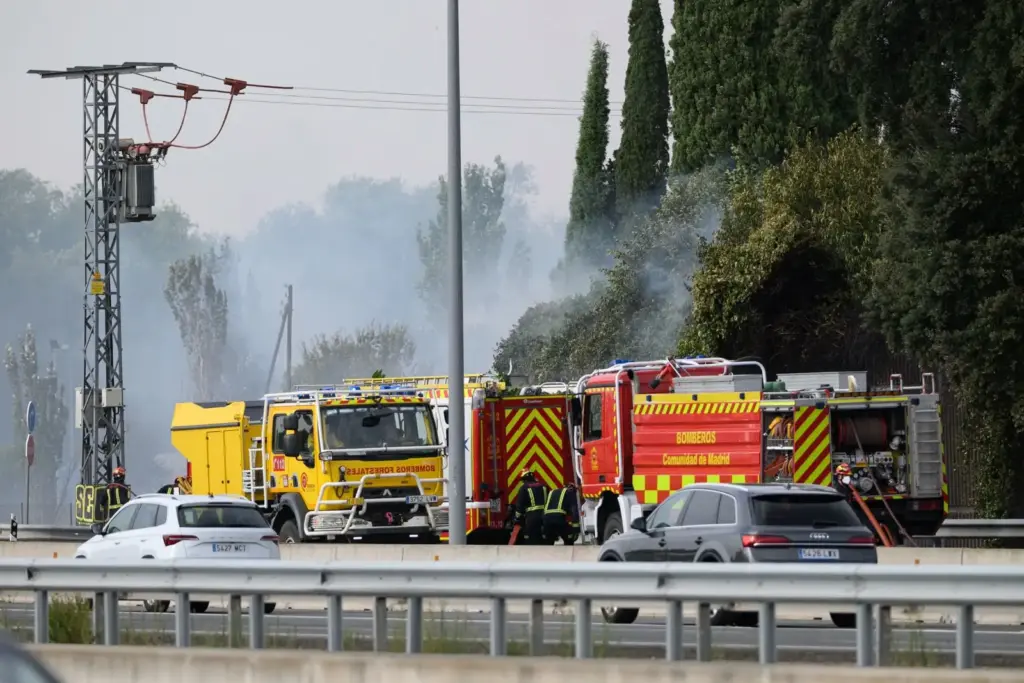 El incendio junto a la A-1 en San Sebastián de los Reyes que no viste y que puso en alerta a los vecinos 1 incendio sanse a1