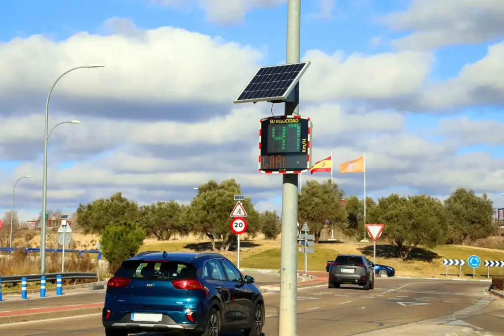 Los vecinos de las Urbanizaciones de Alcobendas reclaman más medidas para frenar el exceso de velocidad: piden actuar en Camino del Cura, Camino del Encinar y la avenida Rafael Nadal 1 radar alcobendas