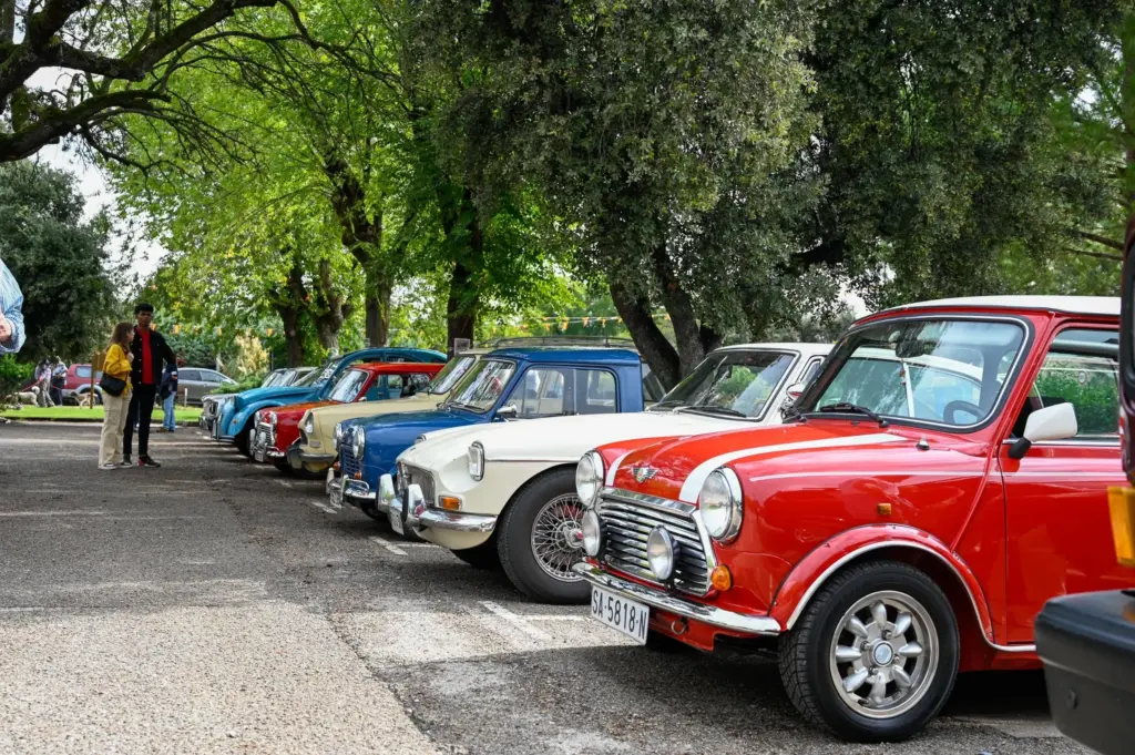 El plan perfecto de sábado: clásicos sobre ruedas, tapeo y pasta italiana en un mismo lugar 1 FOTO 2 NP COCHES CLASICOS