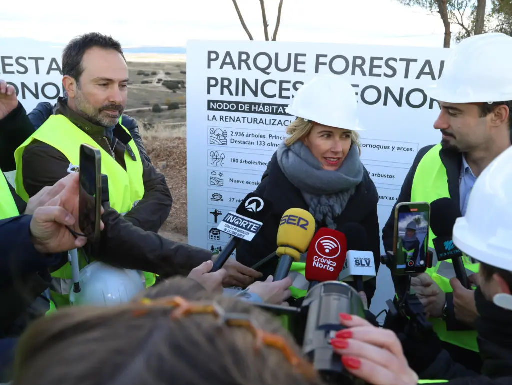 Alcobendas gasta 11,1 millones de euros en un parque y ofrece fiesta gratis este 19 de septiembre por la inauguración 1 La alcaldesa de Alcobendas en las primeras etapas del Parque Forestal Princesa Leonor