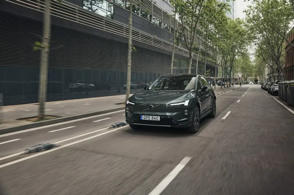 Volvo EX60: el SUV eléctrico que promete cambiarlo todo (y hasta 810 km de un tirón) 2 Nuevo Volvo EX60