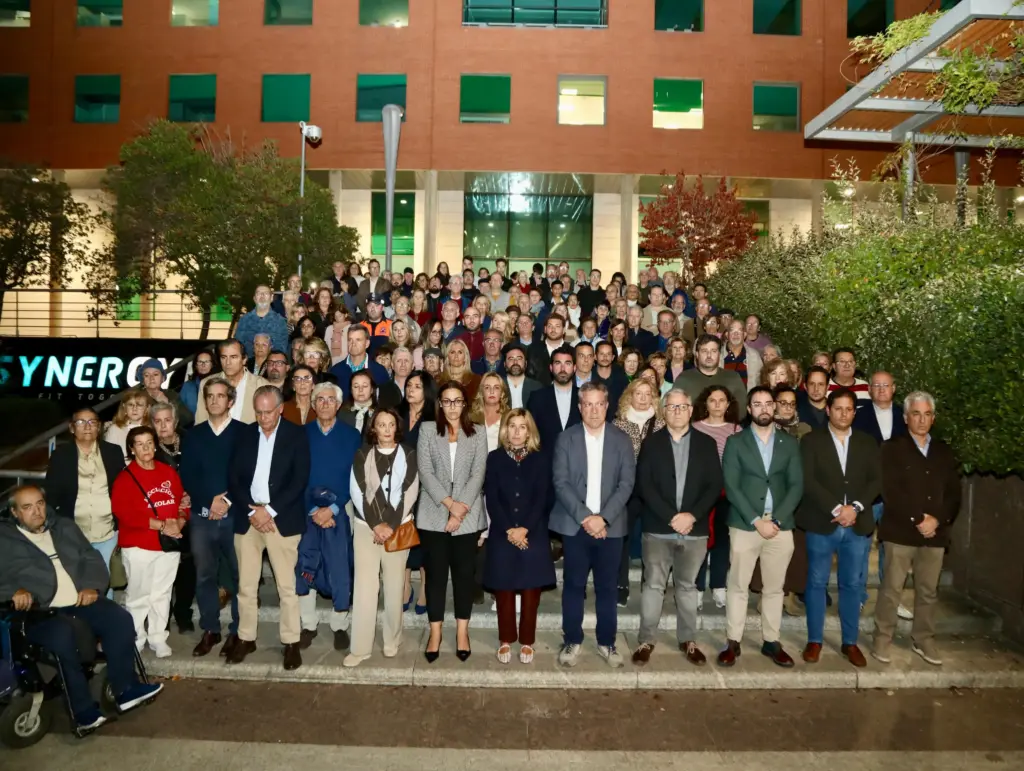 La solidaridad nace en Alcobendas: dos vecinas viajan a Urda para ayudar a las víctimas del accidente 1 Alcobendas minuto de silencio